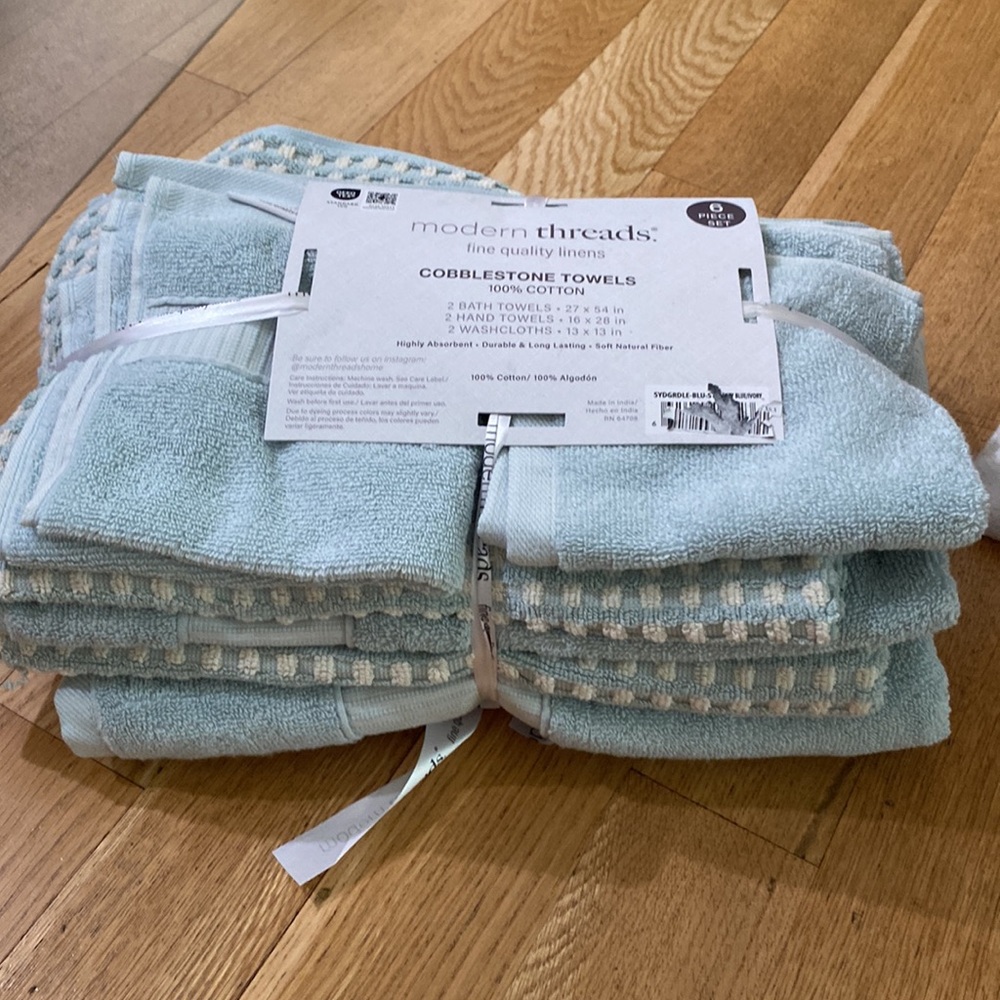 Modern Threads 6 piece towel set.100 Cotton.Fine Quality